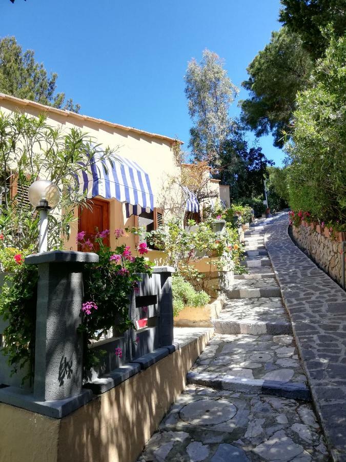 Vacanzamaredue 2 Residence マリーナ・ディ・カンポ エクステリア 写真