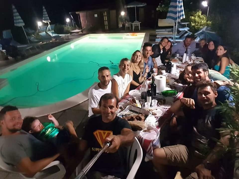 Vacanzamaredue 2 Residence マリーナ・ディ・カンポ エクステリア 写真
