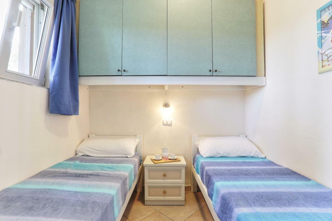 Vacanzamaredue 2 Residence マリーナ・ディ・カンポ エクステリア 写真